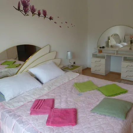 Apartman Girasole 4+2 With A Parking Space Marčana