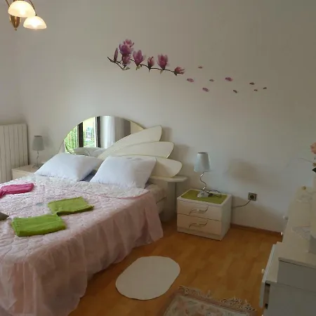 Apartman Girasole 4+2 With A Parking Space * Marčana
