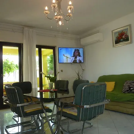 Apartman Girasole 4+2 With A Parking Space